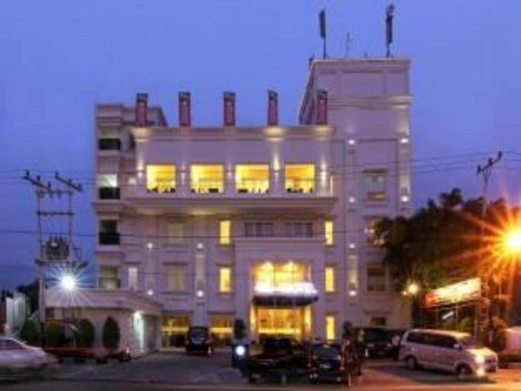 Hw Hotel Padang Extérieur photo