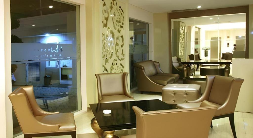 Hw Hotel Padang Extérieur photo
