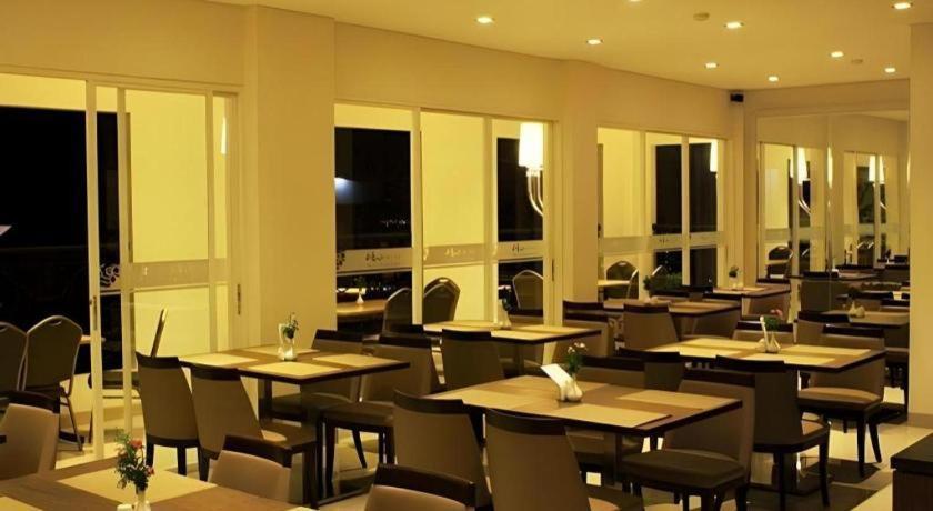 Hw Hotel Padang Extérieur photo